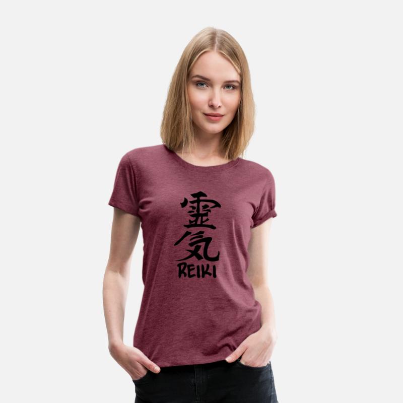 Reiki japanese kanji character with text 'REIKI'