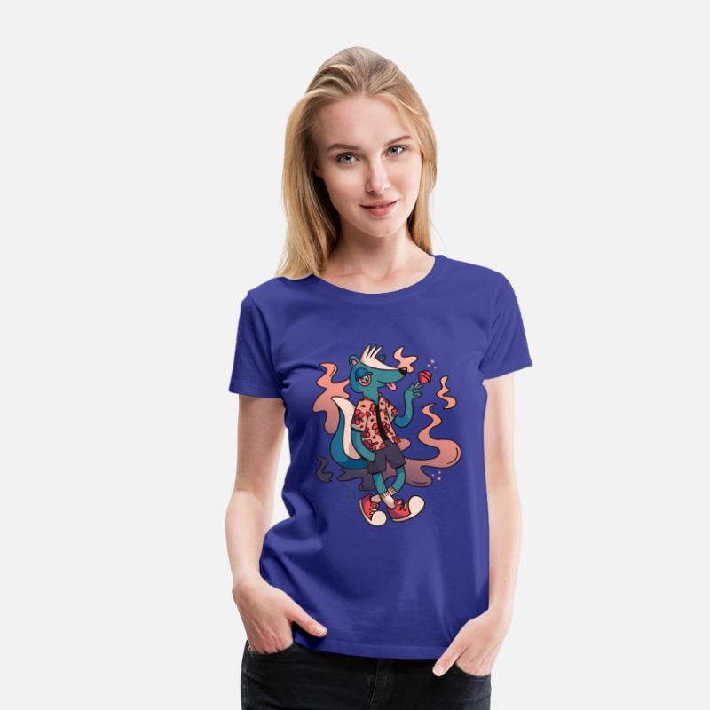 SKUNK ANIMAL EATING SWEET